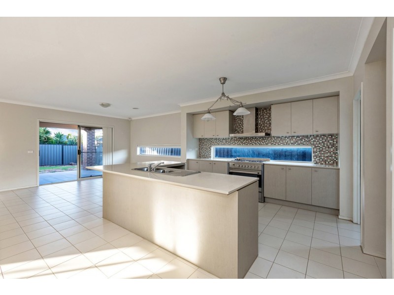 5 Nossal Drive, Point Cook VIC 3030