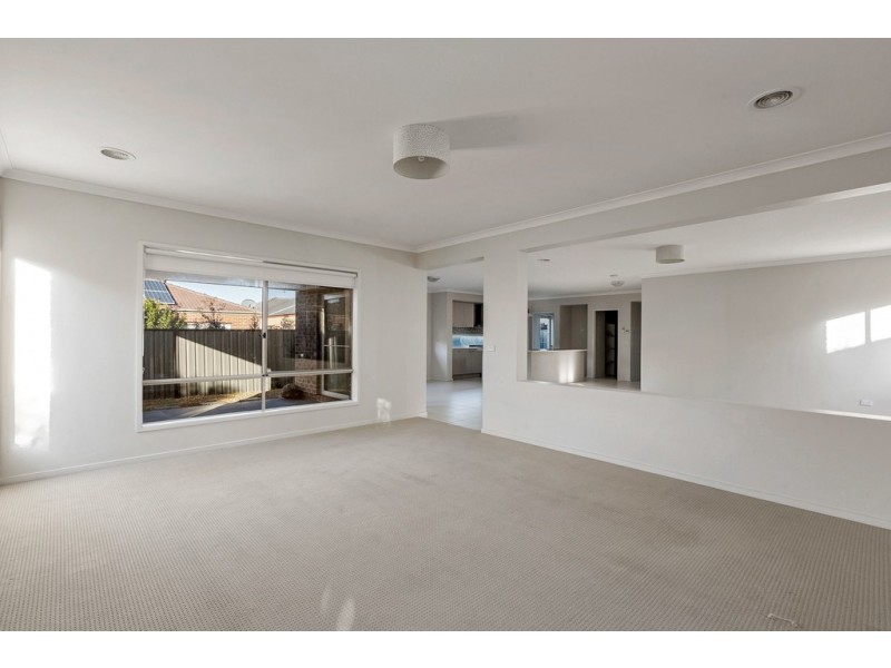 5 Nossal Drive, Point Cook VIC 3030