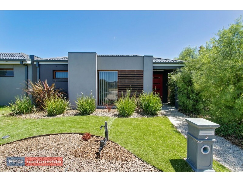 5 Foxall Walk, Point Cook VIC 3030