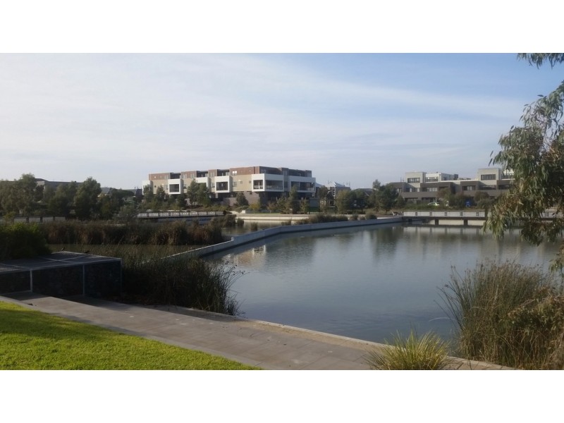 4/2-10 Monckton Place, Caroline Springs VIC 3023