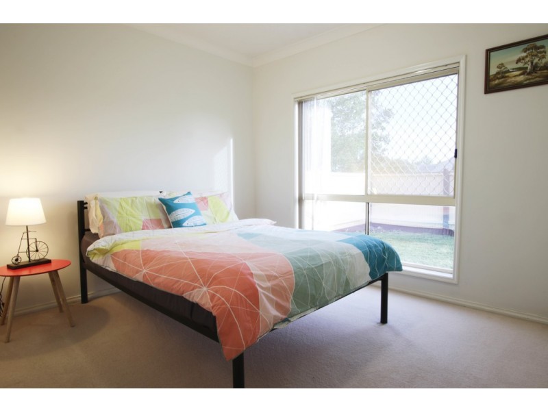 10 Brinton Lane, Caroline Springs VIC 3023