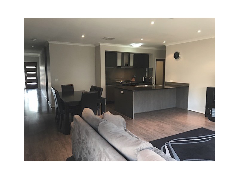 24 Viscosa Road, Brookfield VIC 3338