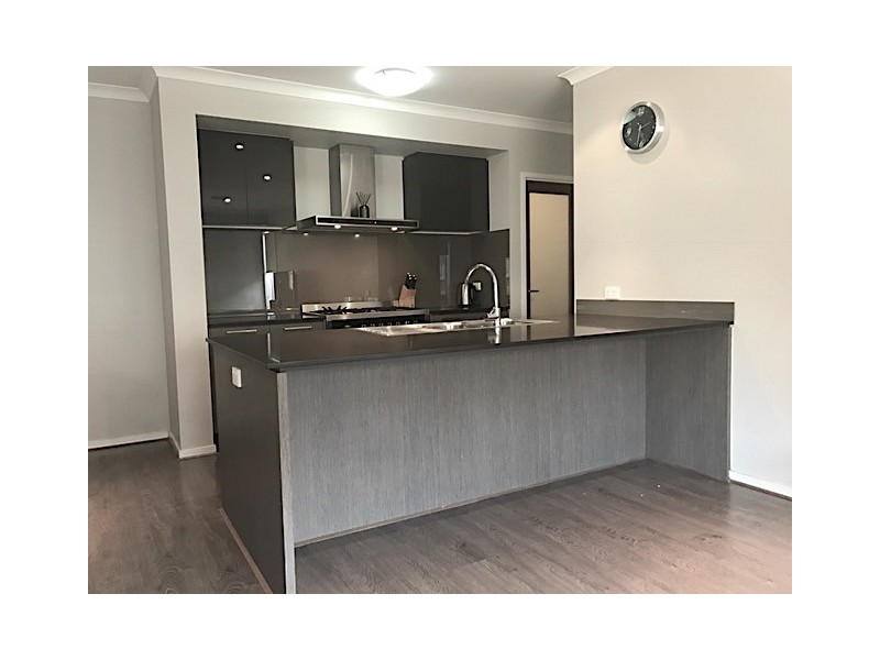 24 Viscosa Road, Brookfield VIC 3338