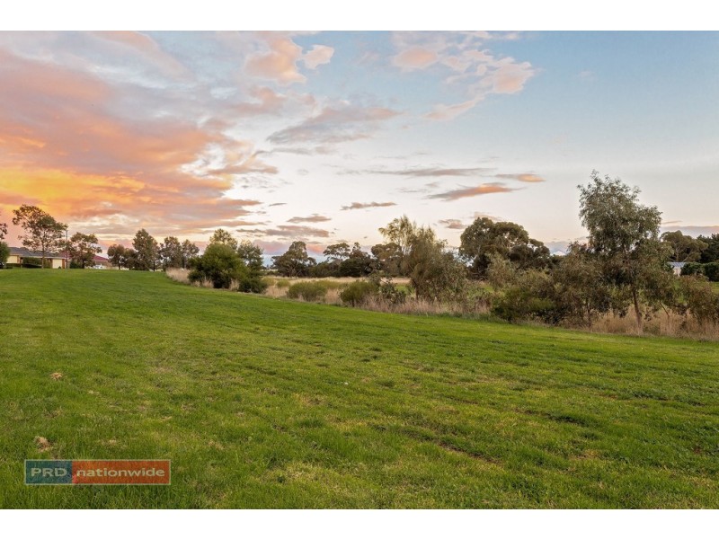 39 Rain Lover Drive, Kurunjang VIC 3337