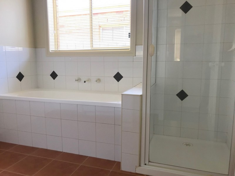 14 Jolley Rise, Melton West VIC 3337