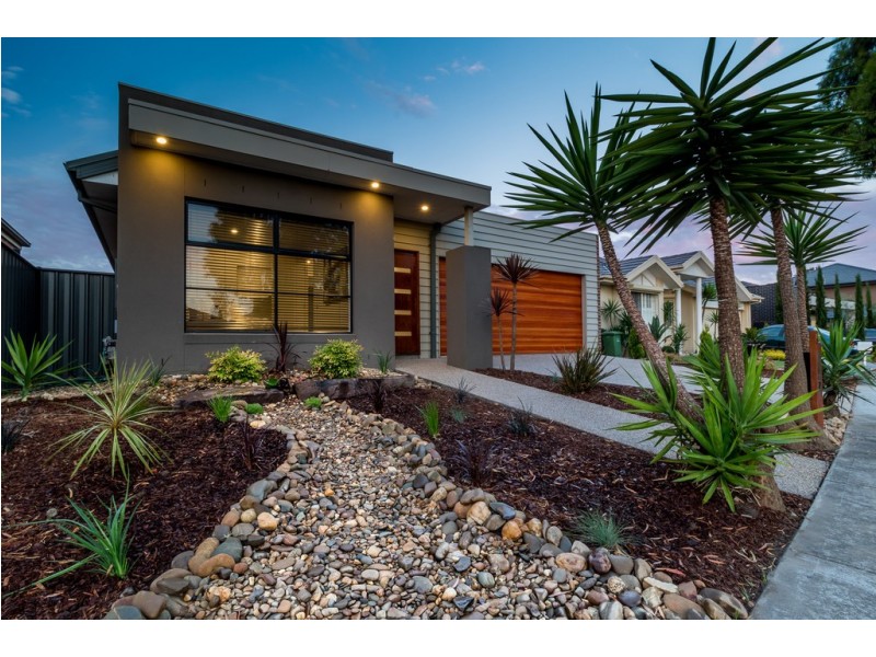 5 Grove Road, Craigieburn VIC 3064
