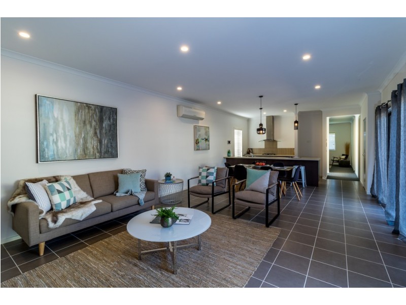 5 Grove Road, Craigieburn VIC 3064