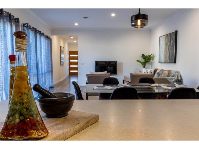 5 Grove Road, Craigieburn VIC 3064