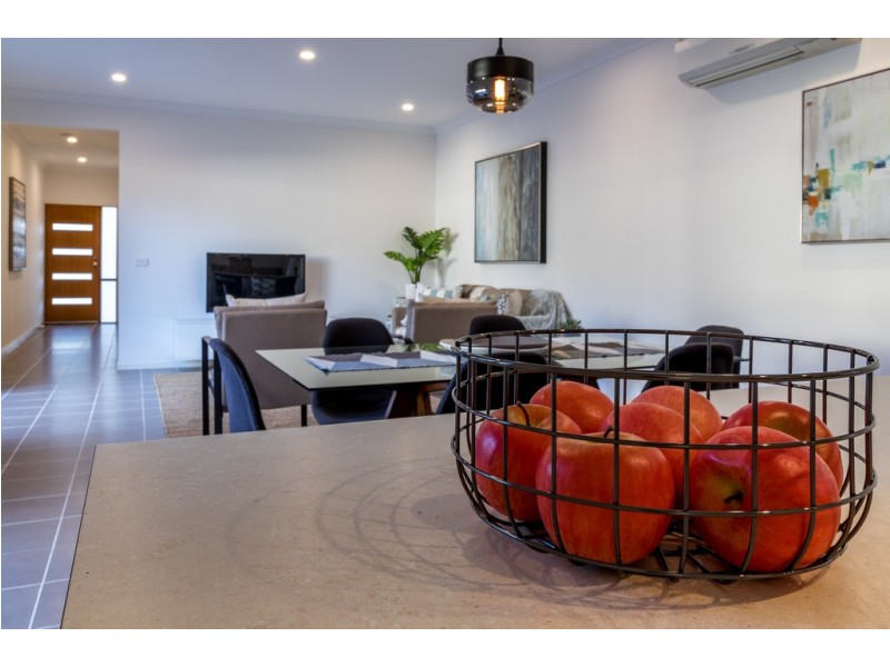 5 Grove Road, Craigieburn VIC 3064