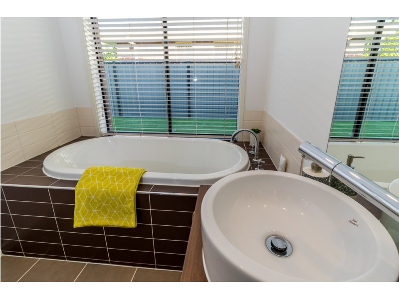5 Grove Road, Craigieburn VIC 3064