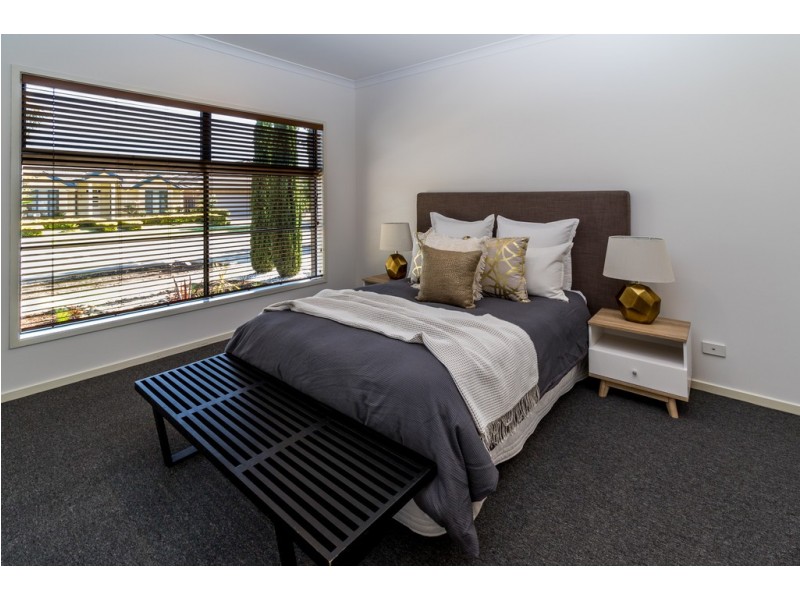 5 Grove Road, Craigieburn VIC 3064