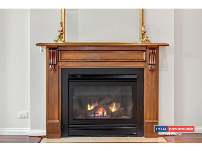 10 Lake Eyre Place, Caroline Springs VIC 3023