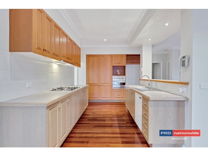 10 Lake Eyre Place, Caroline Springs VIC 3023