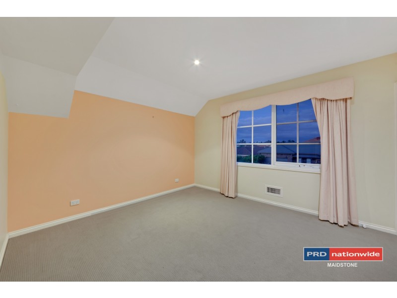 10 Lake Eyre Place, Caroline Springs VIC 3023