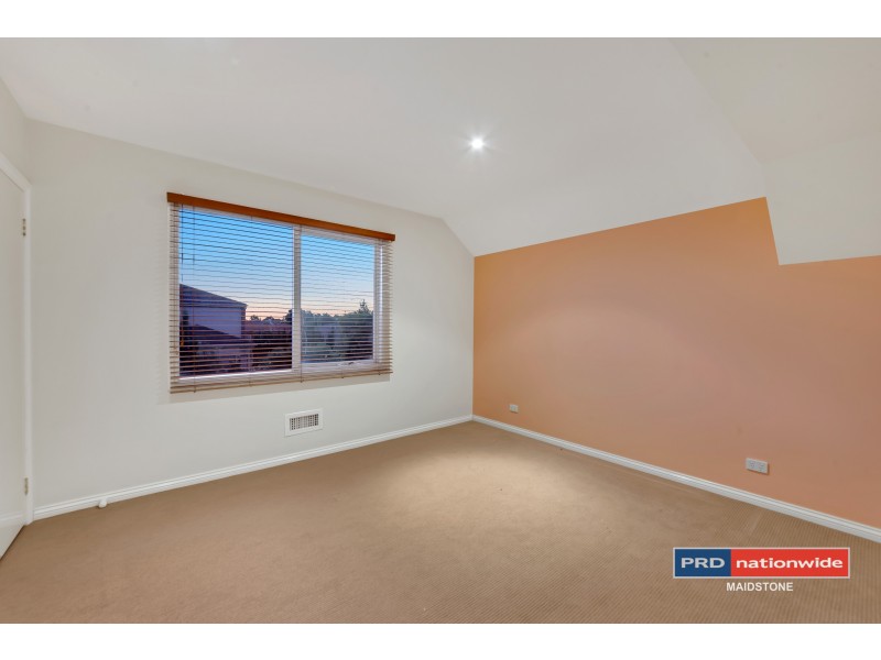 10 Lake Eyre Place, Caroline Springs VIC 3023