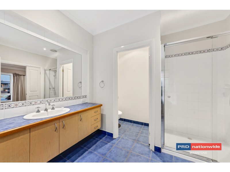 10 Lake Eyre Place, Caroline Springs VIC 3023