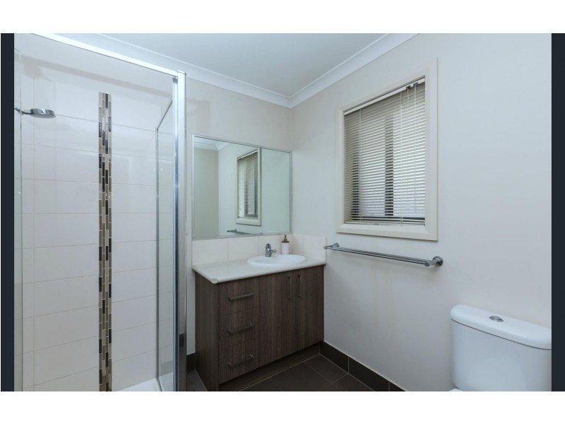 40 Saltbush Crescent, Brookfield VIC 3338