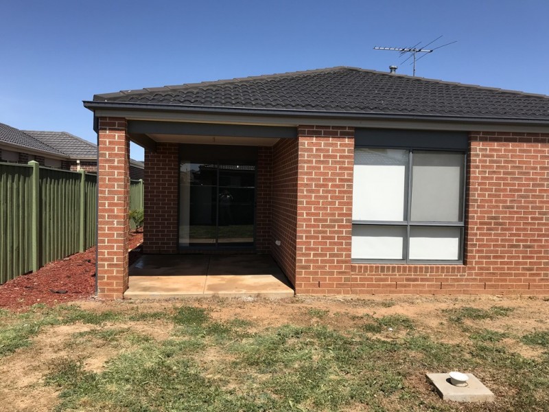 40 Saltbush Crescent, Brookfield VIC 3338