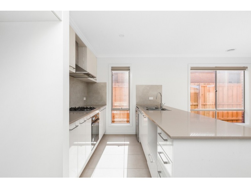 11 Moree Road, Point Cook VIC 3030