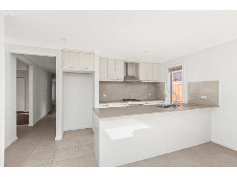 11 Moree Road, Point Cook VIC 3030