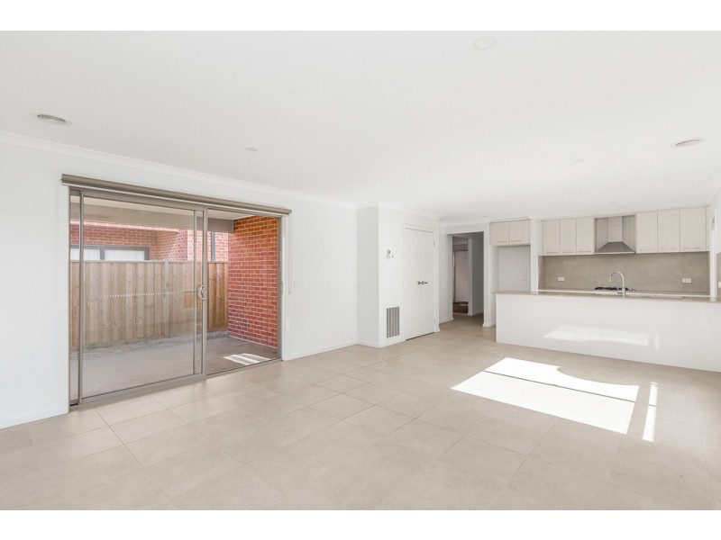 11 Moree Road, Point Cook VIC 3030