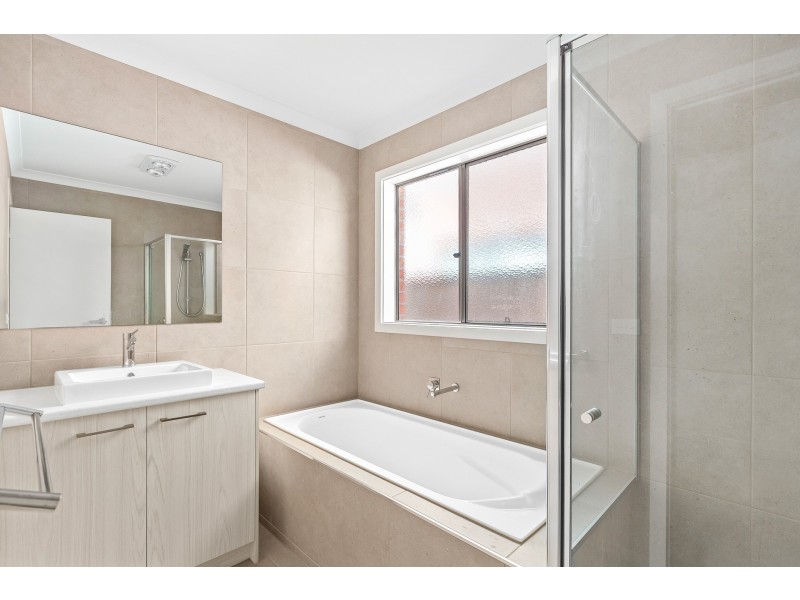 11 Moree Road, Point Cook VIC 3030