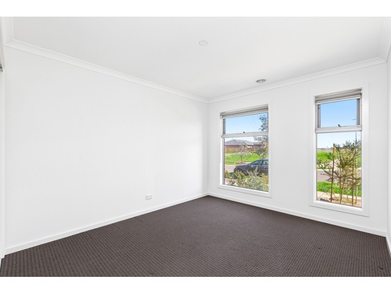 11 Moree Road, Point Cook VIC 3030