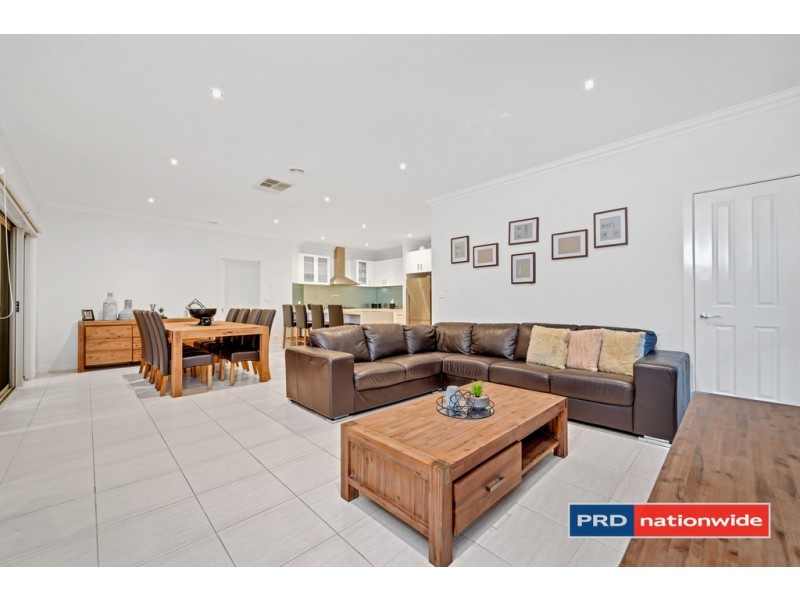 23 Birchgrove Way, Taylors Hill VIC 3037