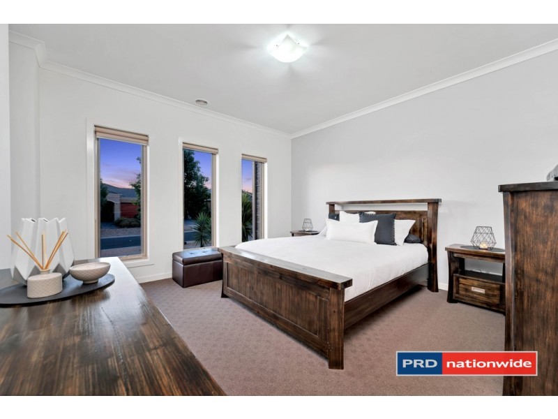 23 Birchgrove Way, Taylors Hill VIC 3037