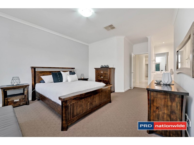 23 Birchgrove Way, Taylors Hill VIC 3037