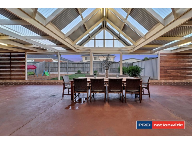 23 Birchgrove Way, Taylors Hill VIC 3037