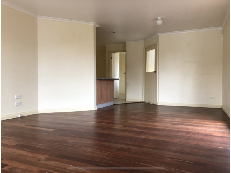 1/11 Palmerston Street, Melton VIC 3337