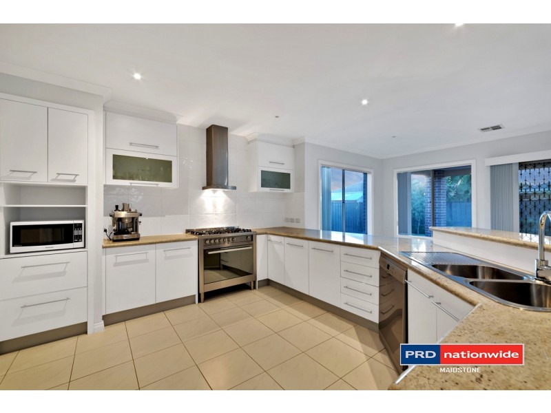 15 Pendragon Crescent, Derrimut VIC 3030