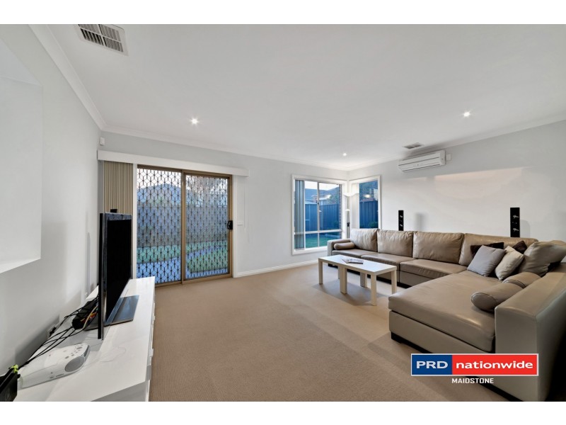 15 Pendragon Crescent, Derrimut VIC 3030