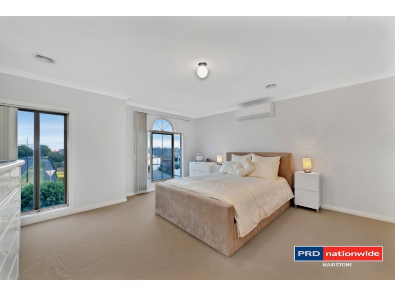 15 Pendragon Crescent, Derrimut VIC 3030