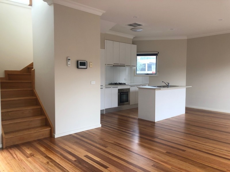 2/37 Cathcart Street, Maidstone VIC 3012