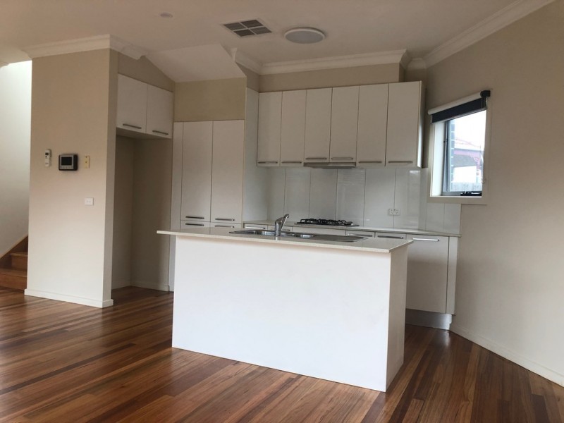 2/37 Cathcart Street, Maidstone VIC 3012