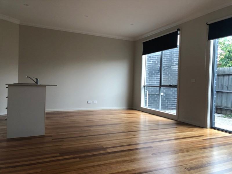 2/37 Cathcart Street, Maidstone VIC 3012