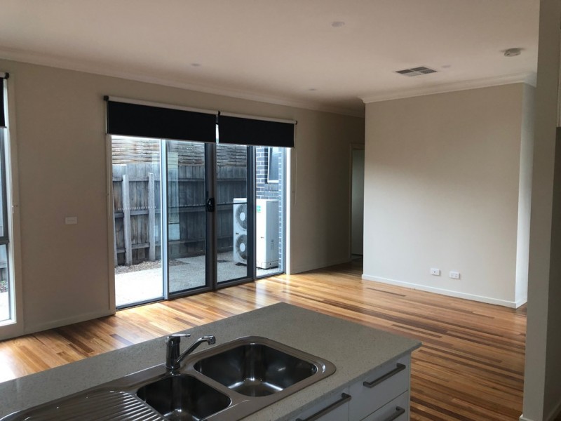 2/37 Cathcart Street, Maidstone VIC 3012