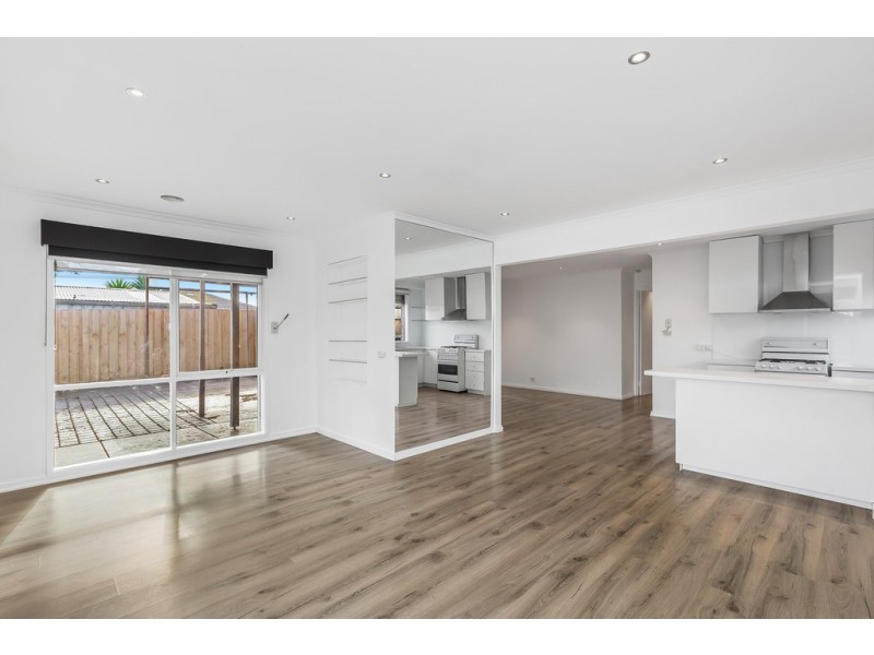 42 Sanderling Street, Werribee VIC 3030