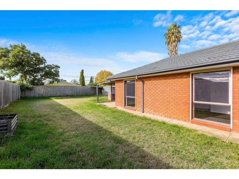 42 Sanderling Street, Werribee VIC 3030