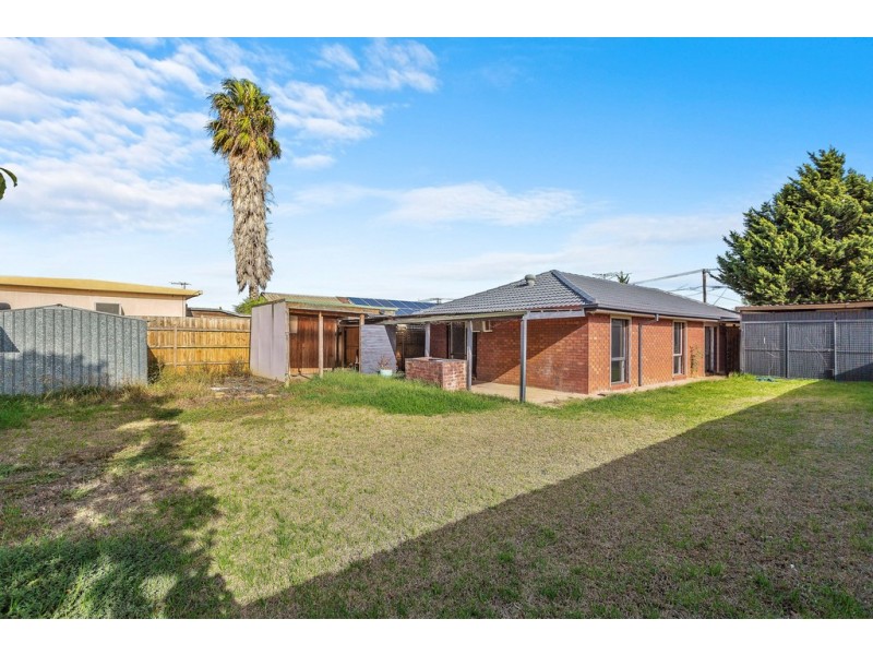 42 Sanderling Street, Werribee VIC 3030