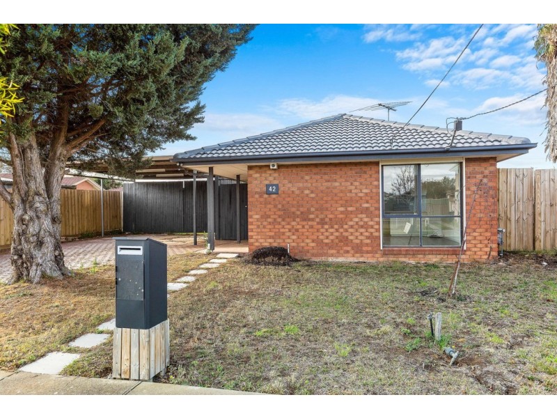 42 Sanderling Street, Werribee VIC 3030