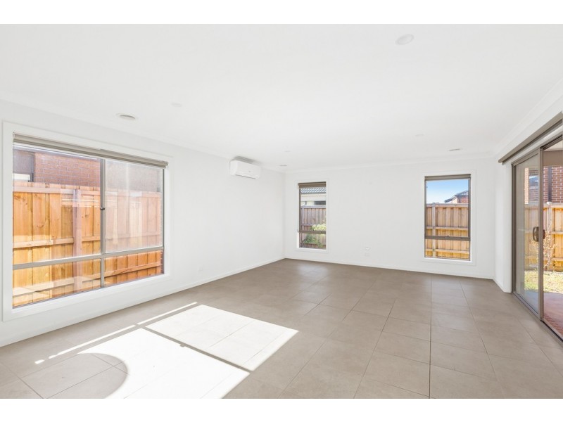 11 Moree Road, Point Cook VIC 3030