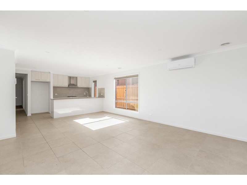 11 Moree Road, Point Cook VIC 3030