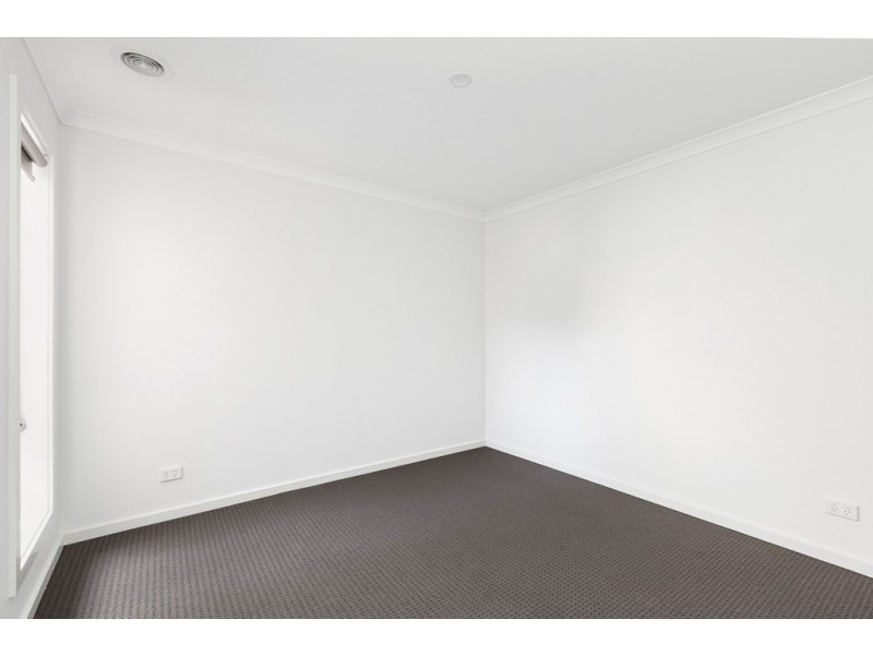 11 Moree Road, Point Cook VIC 3030