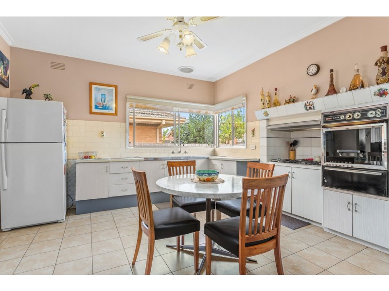 19 Deutgam Street, Werribee VIC 3030