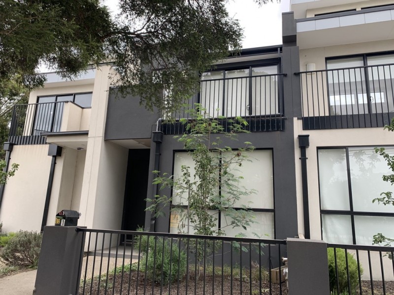 2/1 Clarendon Street, Maidstone VIC 3012