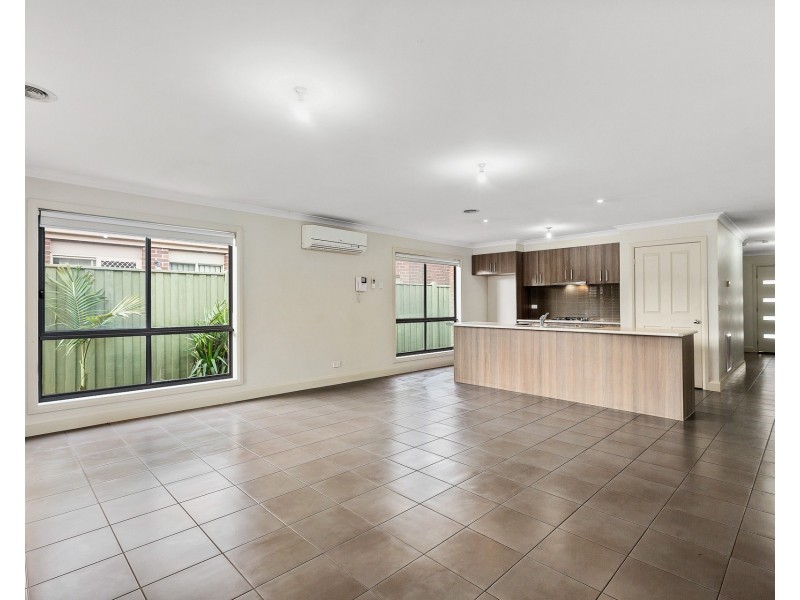 40 Saltbush Crescent, Brookfield VIC 3338