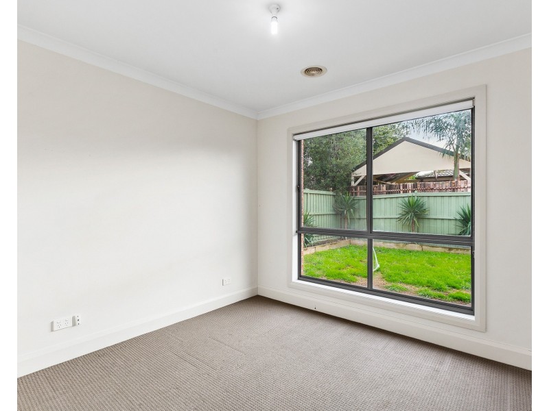 40 Saltbush Crescent, Brookfield VIC 3338